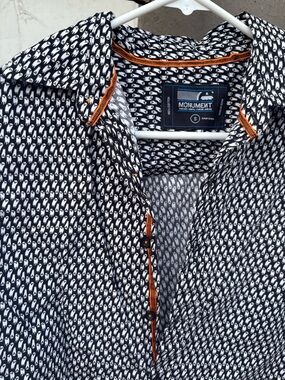 Men’s Black & White Printed Button-Up Shirt